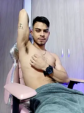 Snapshot of Bastian_MCcormick chatting on October 20, 2025, 11:27 pm Bastian MCcormick online show from October 20, 2025, 11:27 pm