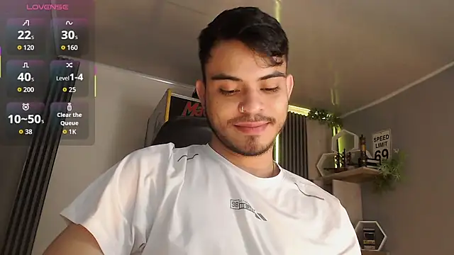 Snapshot of Bastian_MCcormick chatting on October 30, 2025, 12:25 pm Bastian MCcormick online show from October 30, 2025, 12:25 pm