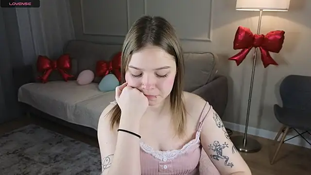 patriciapink online show from February 19, 2026, 8:11 am