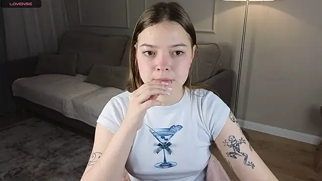 patriciapink online show from December 19, 2025, 8:27 am