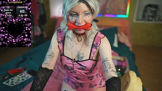 Snapshot of Dia_Angel chatting on February 6, 2026, 8:27 pm Dia Angel online show from February 6, 2026, 8:27 pm