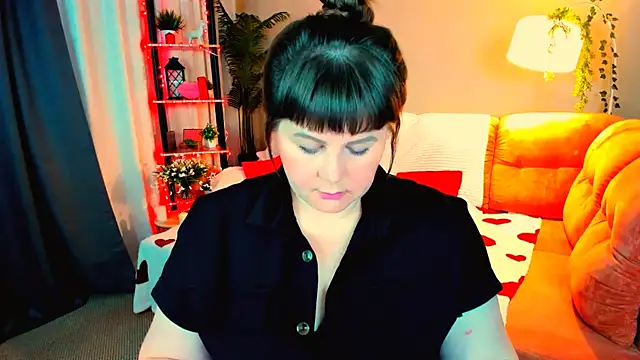 CrystaalStaar online show from April 4, 2026, 7:42 pm