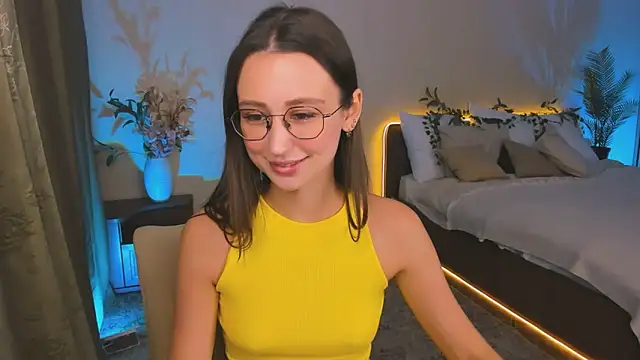 Snapshot of YourLovellyStory chatting on September 19, 2025, 5:28 pm YourLovellyStory online show from September 19, 2025, 5:28 pm