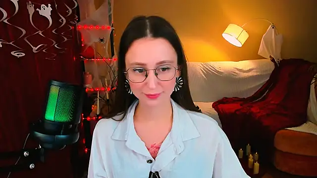 Snapshot of YourLovellyStory chatting on October 27, 2025, 4:30 pm YourLovellyStory online show from October 27, 2025, 4:30 pm