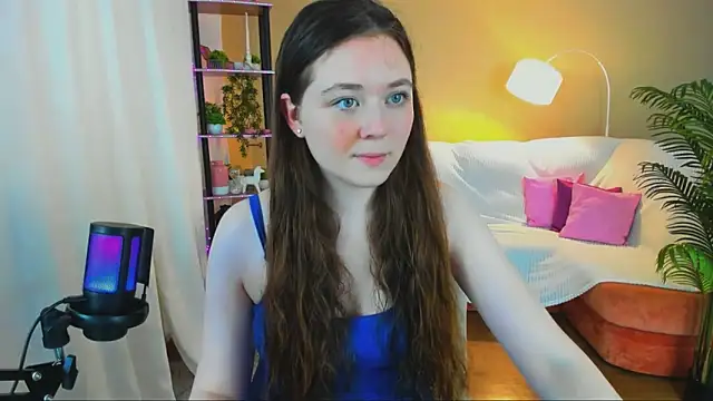 Snapshot of AlluringLookk chatting on September 24, 2025, 12:11 pm AlluringLookk online show from September 24, 2025, 12:11 pm