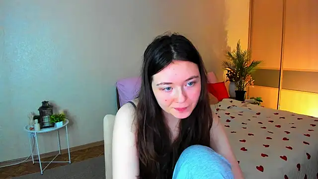 AlluringLookk online show from July 7, 2026, 5:10 am