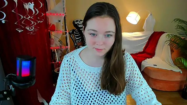 Snapshot of AlluringLookk chatting on November 3, 2025, 4:21 pm AlluringLookk online show from November 3, 2025, 4:21 pm