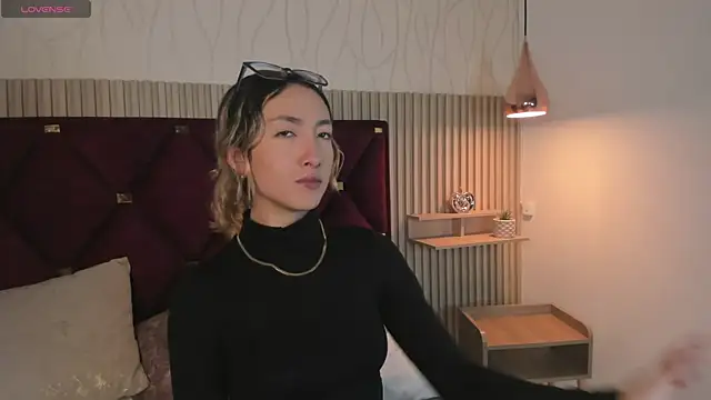 LauMiller online show from September 15, 2025, 8:42 pm