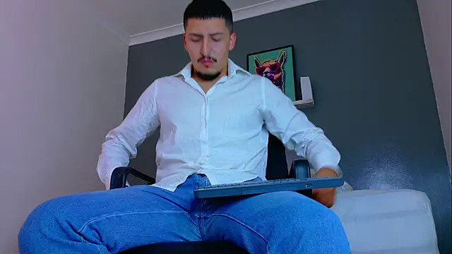 Snapshot of MrFox__ chatting on May 14, 2026, 7:22 pm MrFox online show from May 14, 2026, 7:22 pm