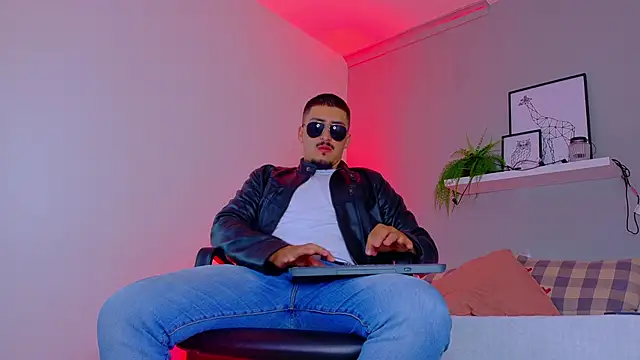 MrFox   online show from January 14, 2026, 7:39 pm