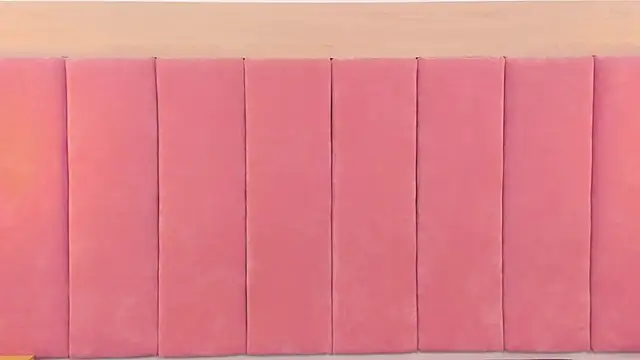 Emilia Bons online show from October 4, 2025, 1:51 am