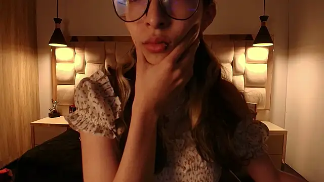 Emilia Bons online show from February 23, 2026, 1:55 pm