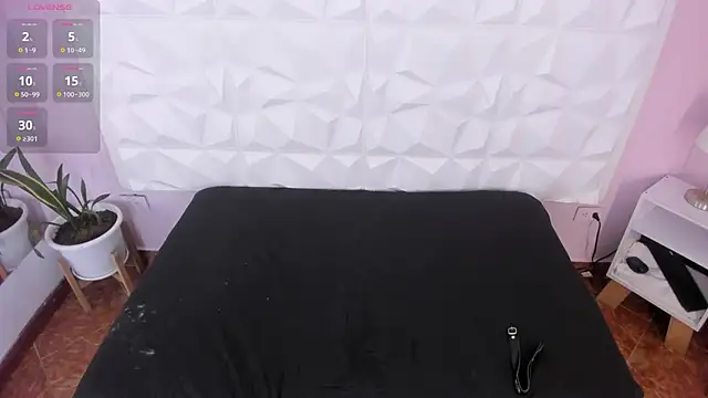 Snapshot of HannahToons chatting on October 7, 2025, 3:40 am HannahToons online show from October 7, 2025, 3:40 am