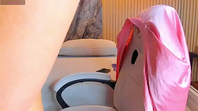 chloe murray online show from October 17, 2025, 7:15 pm