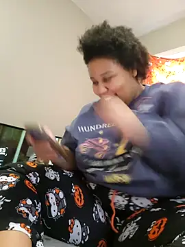 chocolate bella online show from March 16, 2026, 9:50 pm