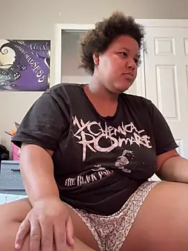 chocolate bella online show from September 28, 2025, 3:52 pm