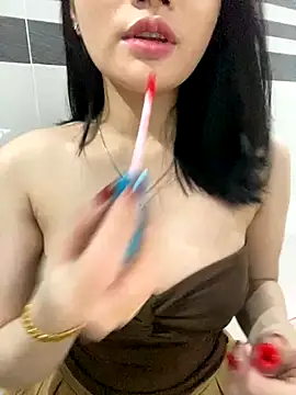 Snapshot of Beiiu_18 chatting on September 19, 2025, 7:29 pm Beiiu 18 online show from September 19, 2025, 7:29 pm