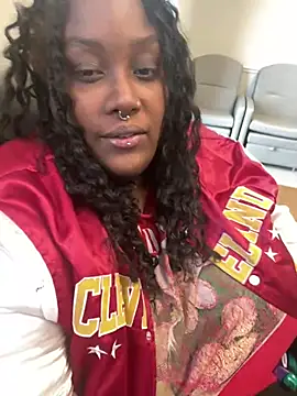 Cocomamii1 online show from February 8, 2026, 2:48 pm