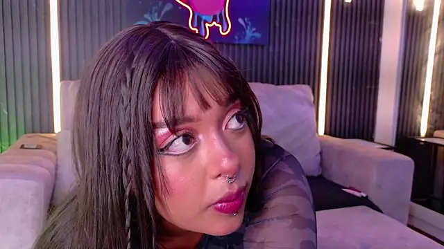 Snapshot of SophiaSummer chatting on September 27, 2025, 7:53 pm SophiaSummer online show from September 27, 2025, 7:53 pm