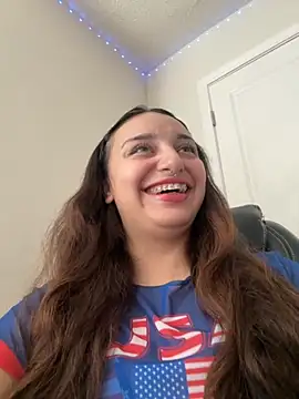 CharmingMaddie online show from November 4, 2025, 3:16 pm