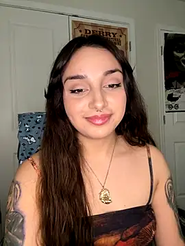 CharmingMaddie online show from December 1, 2025, 7:04 pm