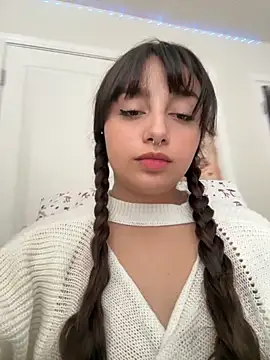 CharmingMaddie online show from September 19, 2025, 4:55 pm