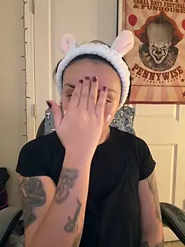 CharmingMaddie online show from March 4, 2026, 9:44 pm