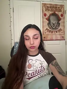 CharmingMaddie online show from April 15, 2026, 5:50 pm