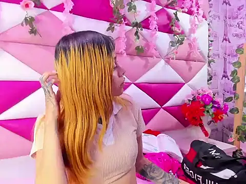 Snapshot of Sofii_Anal_ chatting on October 4, 2025, 2:57 am Sofii Anal online show from October 4, 2025, 2:57 am