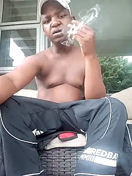 Snapshot of Thabo1004 chatting on December 17, 2025, 3:06 pm Thabo1004 online show from December 17, 2025, 3:06 pm