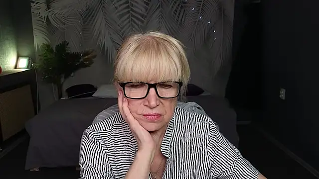 Snapshot of Sabina_Ros chatting on September 26, 2025, 7:15 am Sabina Ros online show from September 26, 2025, 7:15 am