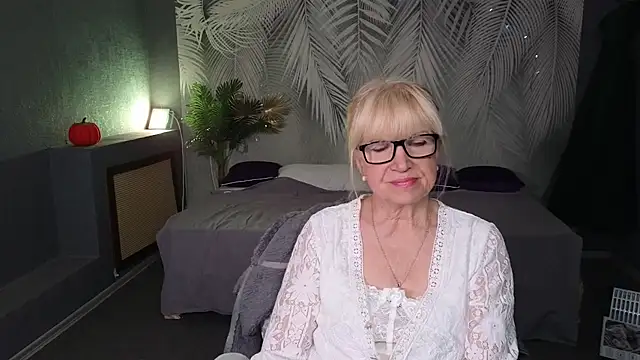 Snapshot of Sabina_Ros chatting on October 8, 2025, 6:26 am Sabina Ros online show from October 8, 2025, 6:26 am