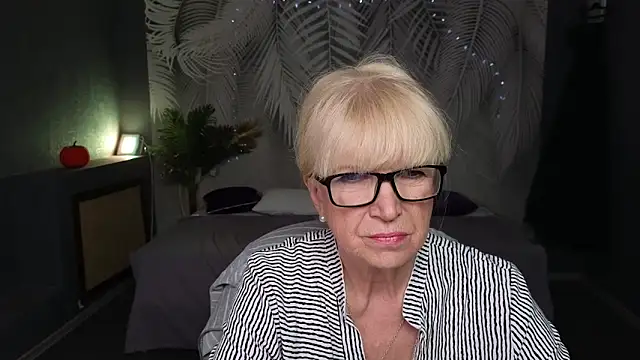 Snapshot of Sabina_Ros chatting on September 27, 2025, 7:14 am Sabina Ros online show from September 27, 2025, 7:14 am