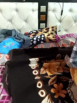 Love-pari077 online show from December 3, 2025, 3:11 pm