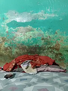 Love-pari077 online show from September 24, 2025, 3:29 pm