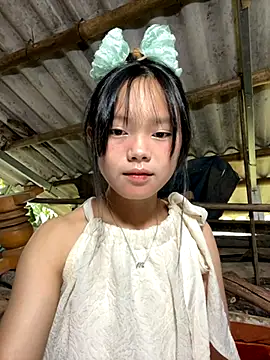 Snapshot of AdamLazis chatting on October 9, 2025, 12:44 am AdamLazis online show from October 9, 2025, 12:44 am