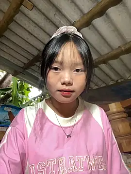 Snapshot of AdamLazis chatting on September 25, 2025, 12:27 am AdamLazis online show from September 25, 2025, 12:27 am