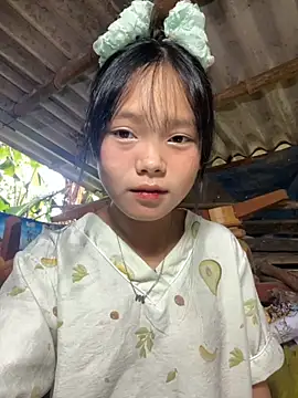 Snapshot of AdamLazis chatting on October 2, 2025, 1:31 am AdamLazis online show from October 2, 2025, 1:31 am