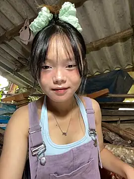 Snapshot of AdamLazis chatting on October 4, 2025, 1:29 am AdamLazis online show from October 4, 2025, 1:29 am