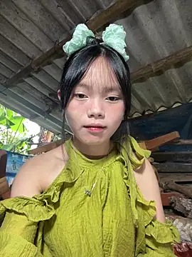 Snapshot of AdamLazis chatting on October 1, 2025, 1:44 am AdamLazis online show from October 1, 2025, 1:44 am