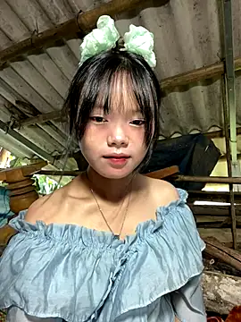 Snapshot of AdamLazis chatting on October 10, 2025, 12:22 am AdamLazis online show from October 10, 2025, 12:22 am