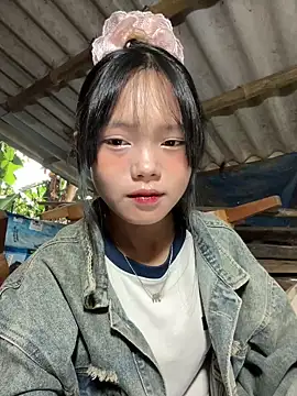 Snapshot of AdamLazis chatting on September 26, 2025, 12:17 am AdamLazis online show from September 26, 2025, 12:17 am