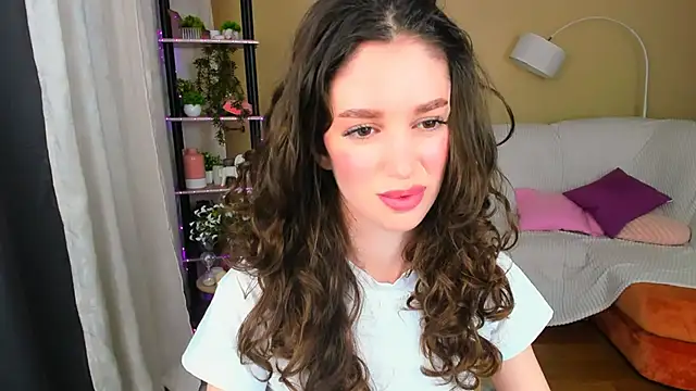 Snapshot of ChristinaConteeree chatting on September 17, 2025, 1:46 pm ChristinaConteeree online show from September 17, 2025, 1:46 pm