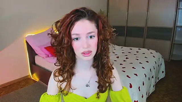 ChristinaConteeree online show from April 10, 2026, 7:21 pm