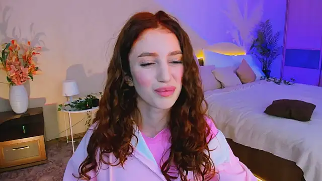 Snapshot of ChristinaConteeree chatting on October 10, 2025, 8:20 pm ChristinaConteeree online show from October 10, 2025, 8:20 pm