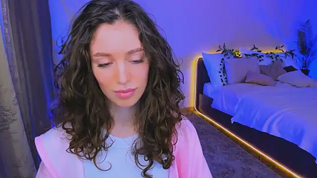 Snapshot of ChristinaConteeree chatting on September 24, 2025, 6:25 pm ChristinaConteeree online show from September 24, 2025, 6:25 pm