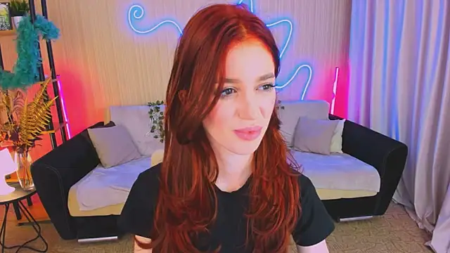 Snapshot of ChristinaConteeree chatting on October 13, 2025, 8:10 pm ChristinaConteeree online show from October 13, 2025, 8:10 pm