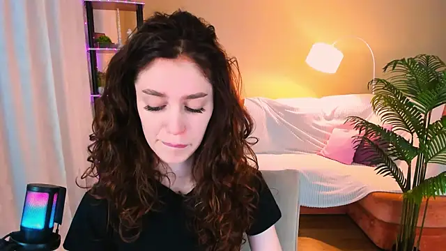 Snapshot of ChristinaConteeree chatting on October 3, 2025, 4:19 pm ChristinaConteeree online show from October 3, 2025, 4:19 pm