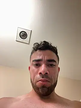 Snapshot of kelvin971011 chatting on September 19, 2025, 6:28 am kelvin971011 online show from September 19, 2025, 6:28 am