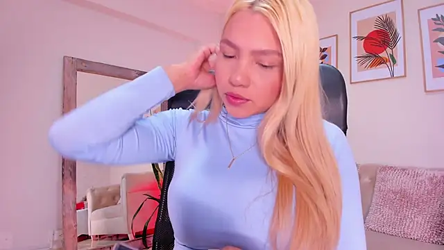 victoria giraldo online show from December 21, 2025, 5:58 pm